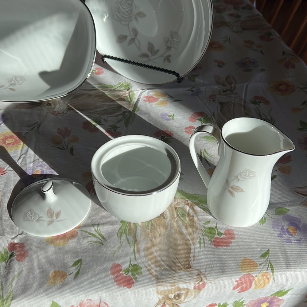 🦃🎁🐰NORITAKE “ROSAY” 6216 7 PC CHINA SET 🌹 - Picture 5 of 12
